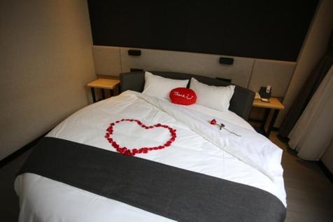 Thank Inn Plus Jiangsu Zhenjiang Jiangkou District Hongdou Square Buitenkant foto