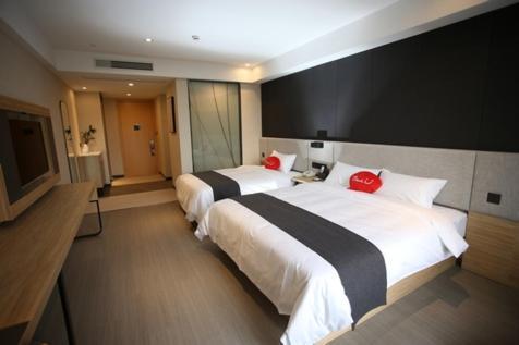 Thank Inn Plus Jiangsu Zhenjiang Jiangkou District Hongdou Square Buitenkant foto